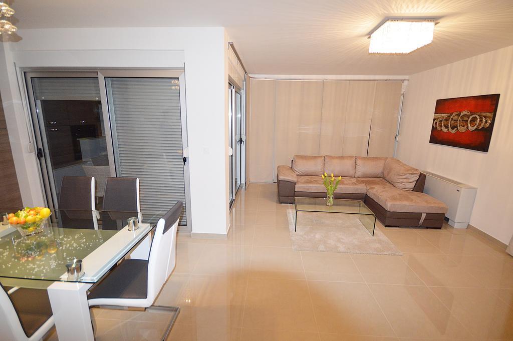 Apartament Apartment Airin